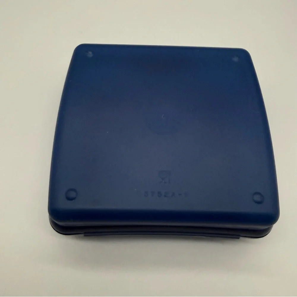 Tupperware Hinged Sandwich Keeper Lunch Containers Blue (set of 2)